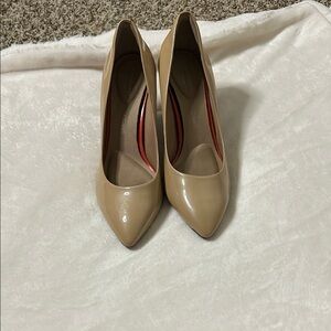 Rockport Tan Heels Classic Pointed-Toe Design ZIZE 10